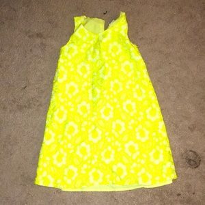 A yellow flowery dress!